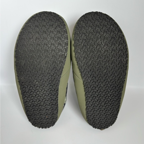 The North Face 4 Youth Thermoball Traction Booties Slippers in Camo Green - Picture 6 of 11